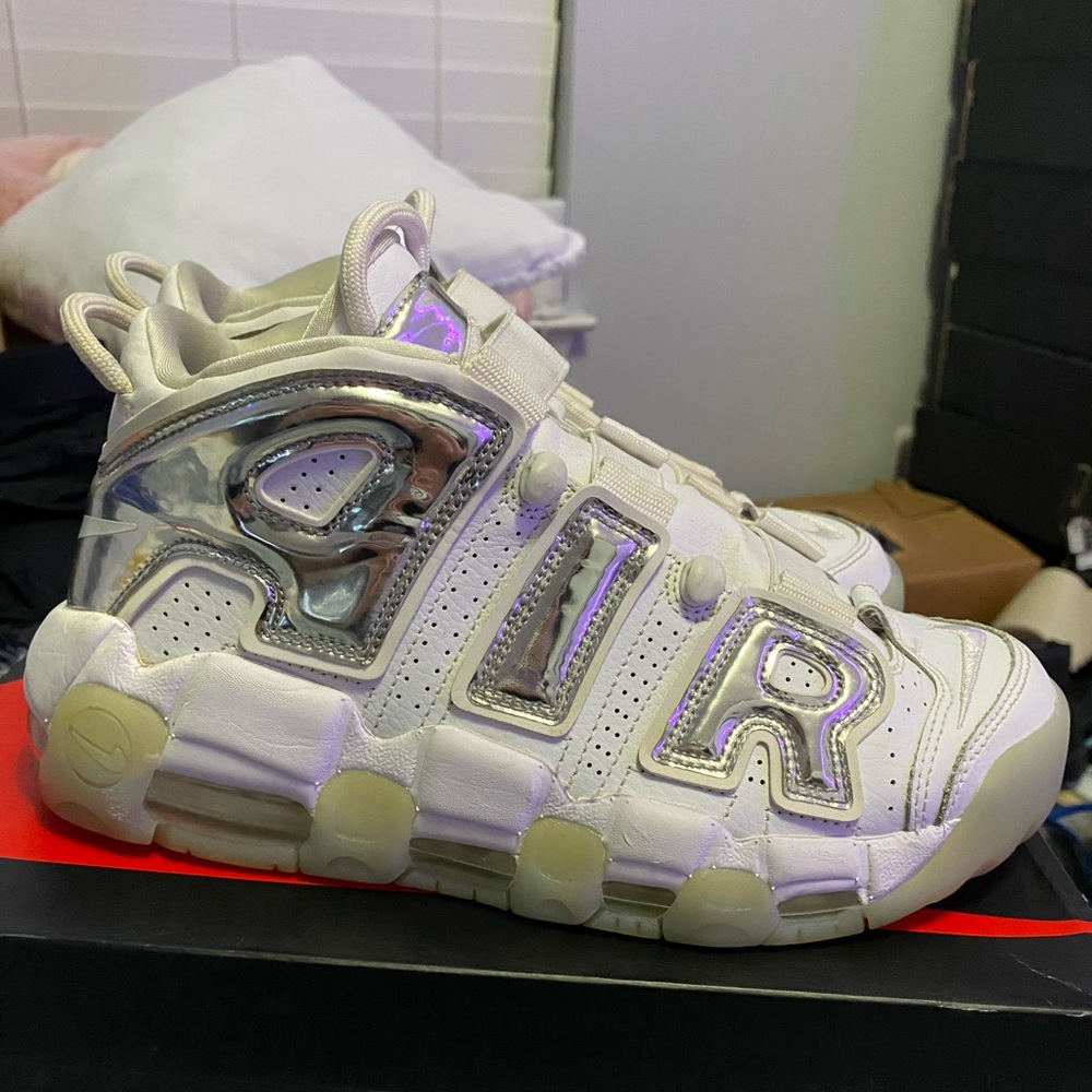 White Uptempos SIZE 7.5